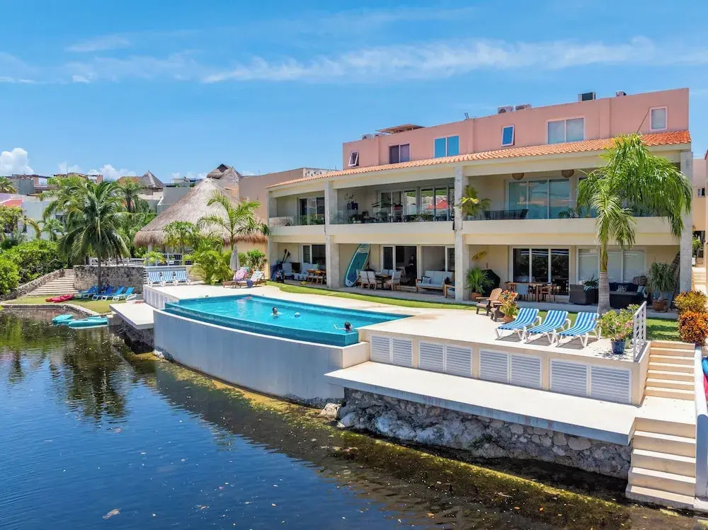 Lagoon Front Infinity Pool Paddleboard And Fun Puerto Aventuras