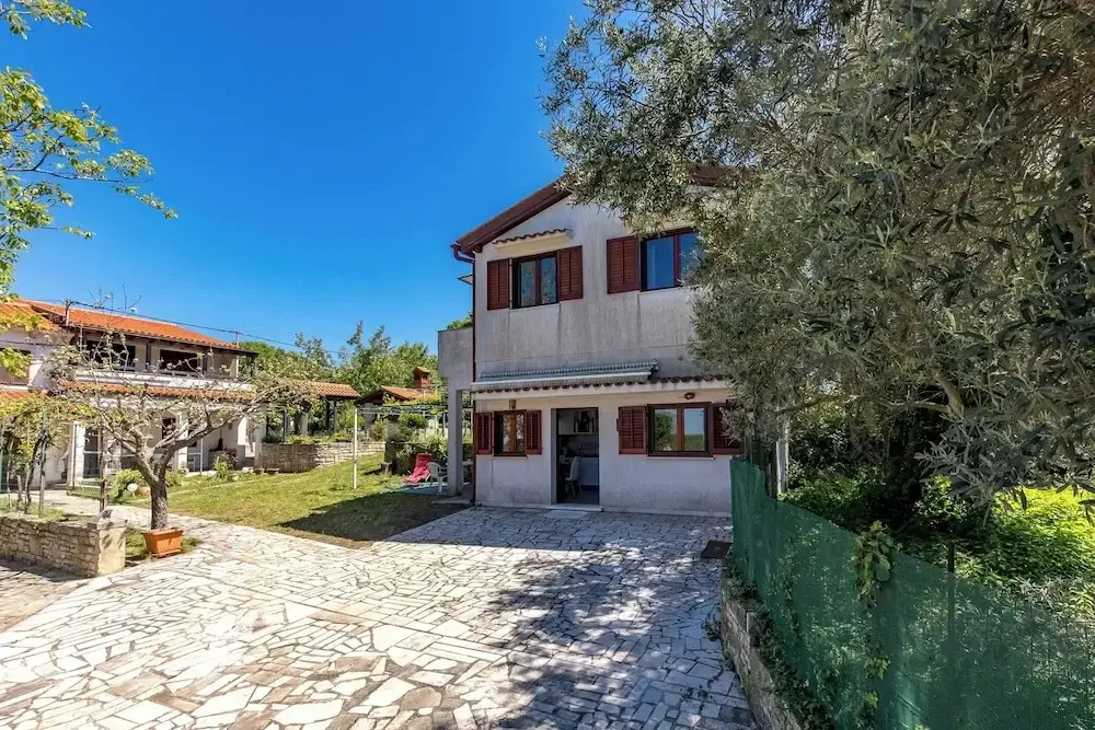 Holiday Home Sladonja Apartments