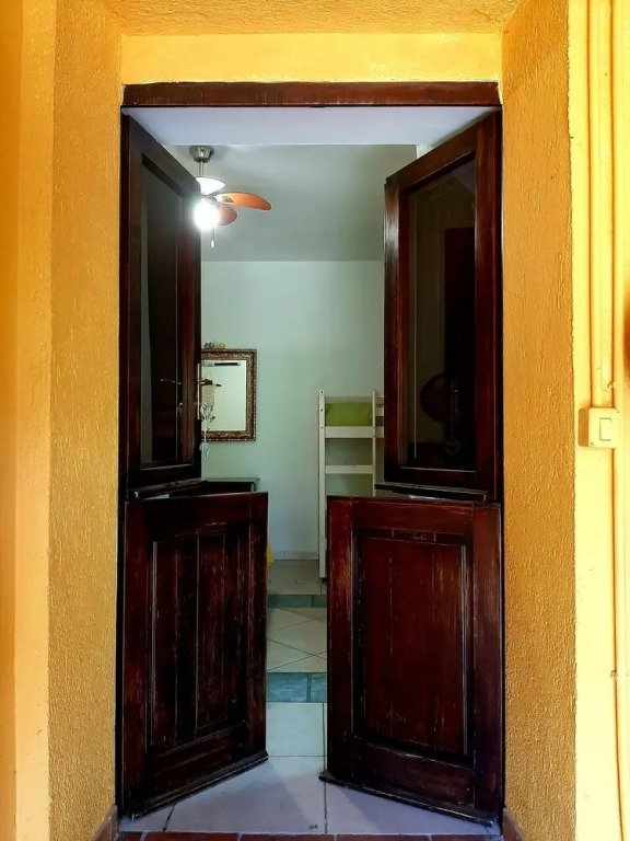 casa di campagna dal pozzo