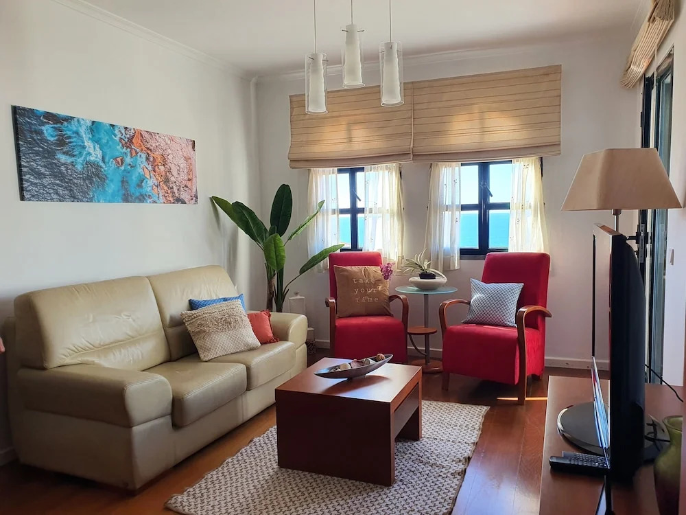 Luzia's Apartment - 2 Bedroom Apartment Sleeps 4