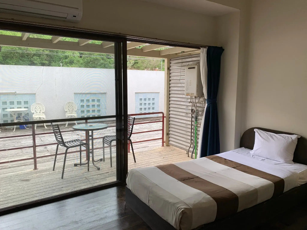 Hotel & Restaurant On the Beach Lue