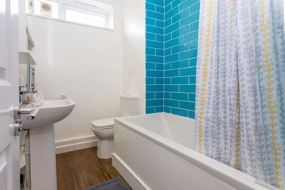 Light and Spacious 3 Bed Next to Victoria Park