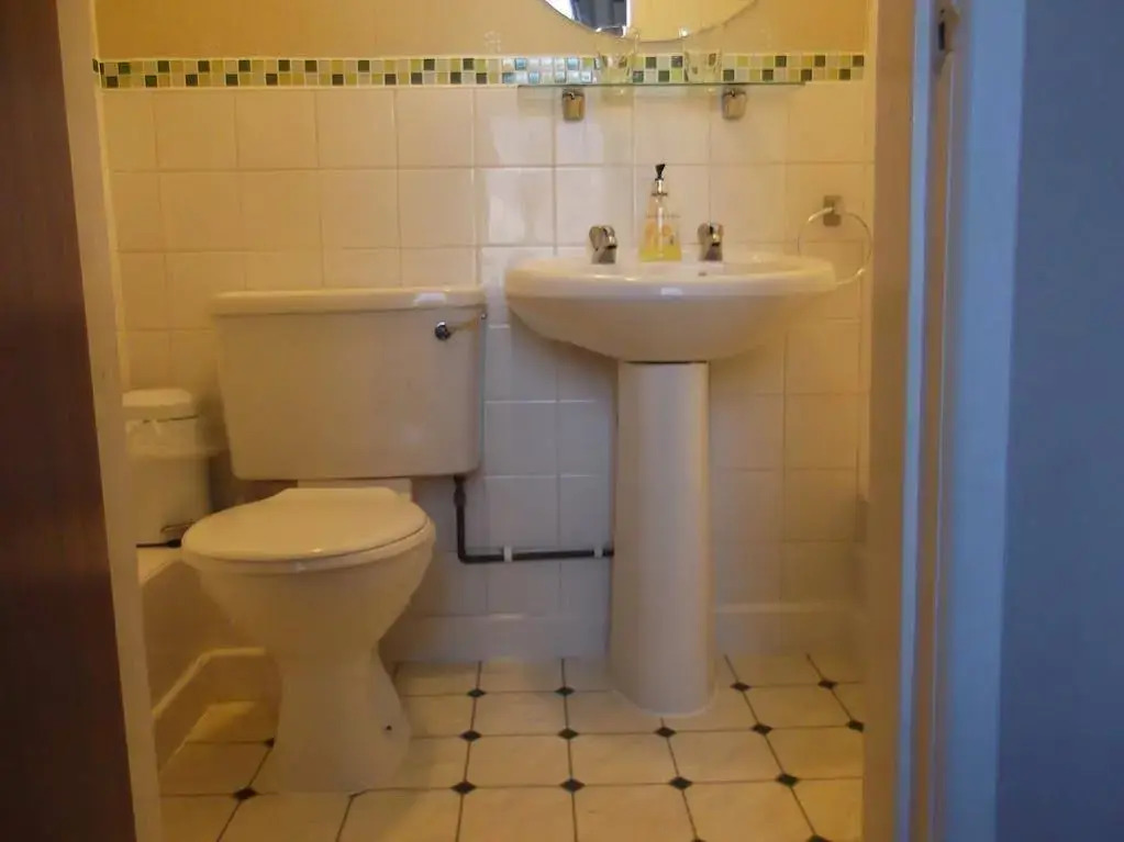 Js Mayfair Guest House