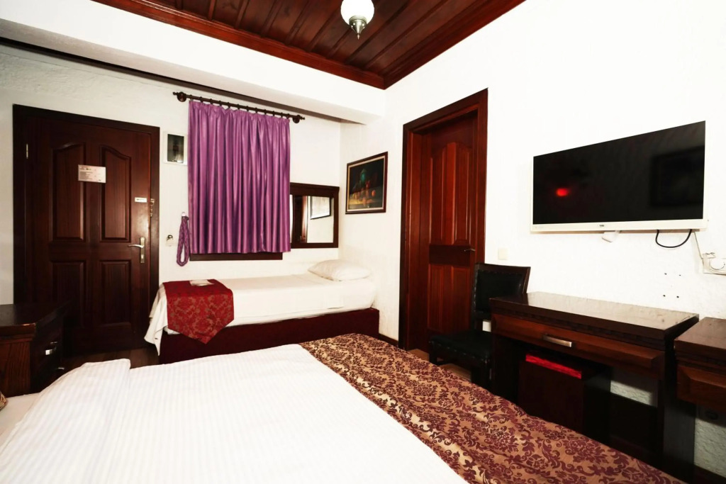 Cicerone Lodge Hotel