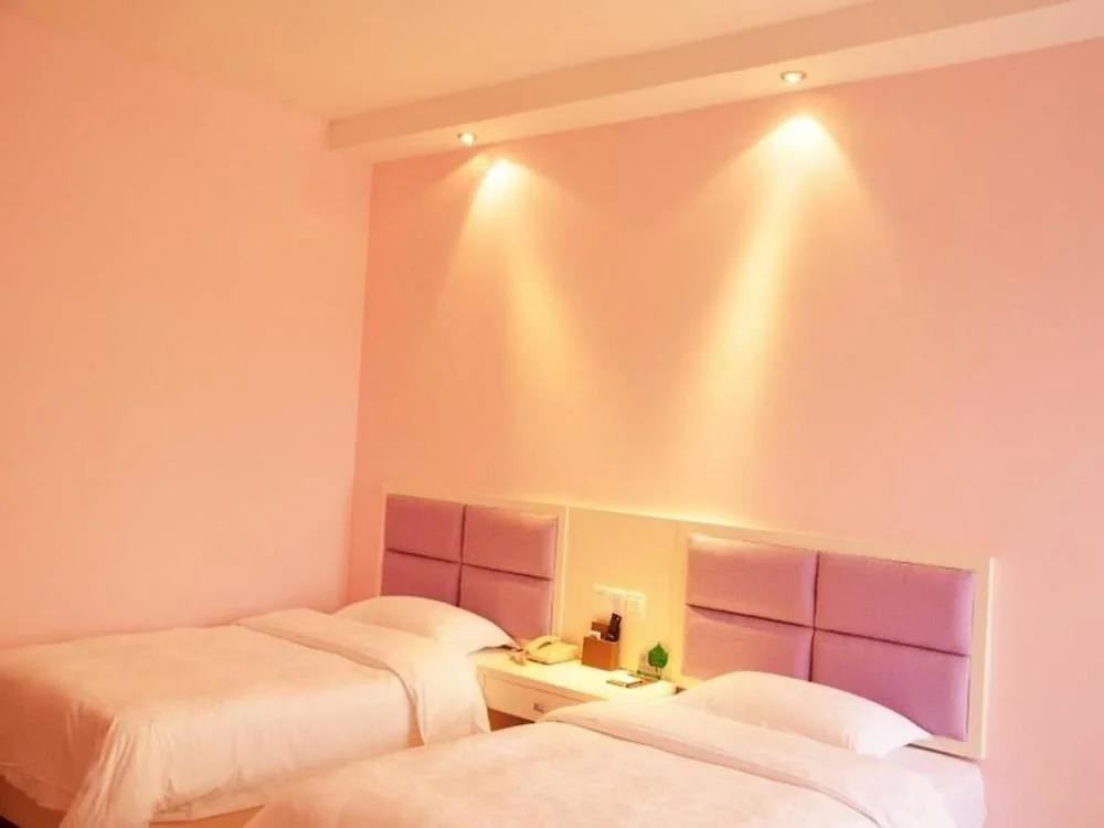 Purple Attic Holiday Hotel