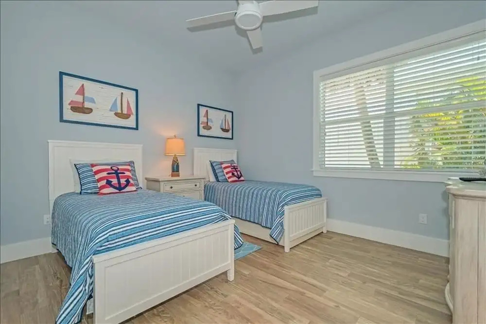Homes-261 Seabreeze Ct