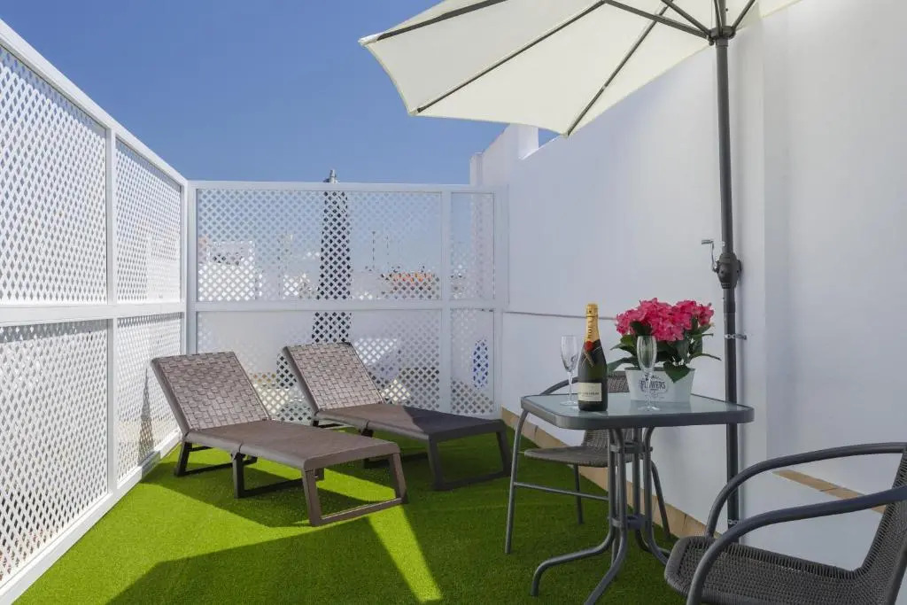 Apartamentos LOTO y LIZ by Cadiz4Rentals