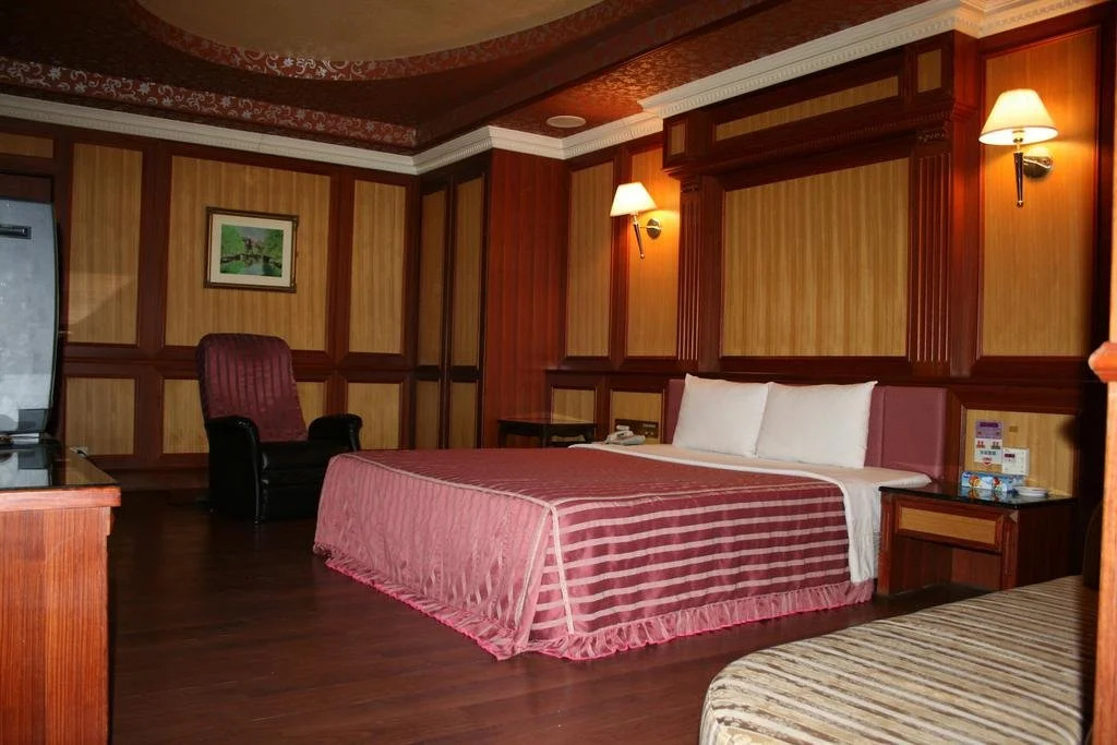 Loveshu Business Motel(長榮興商務汽車旅館（新化館）)