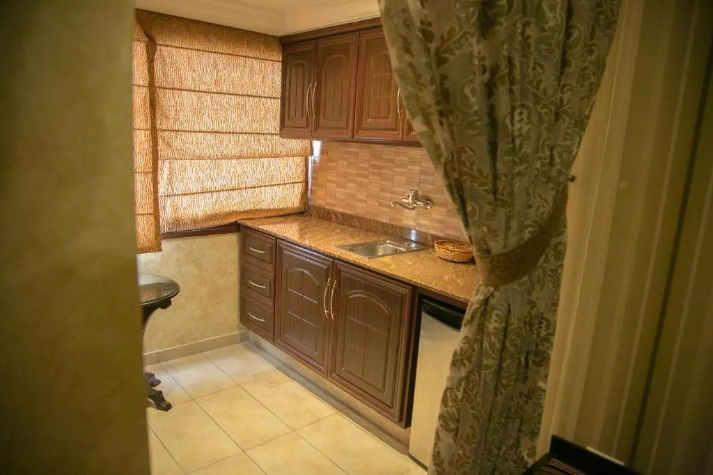 Queens Suite Hotel