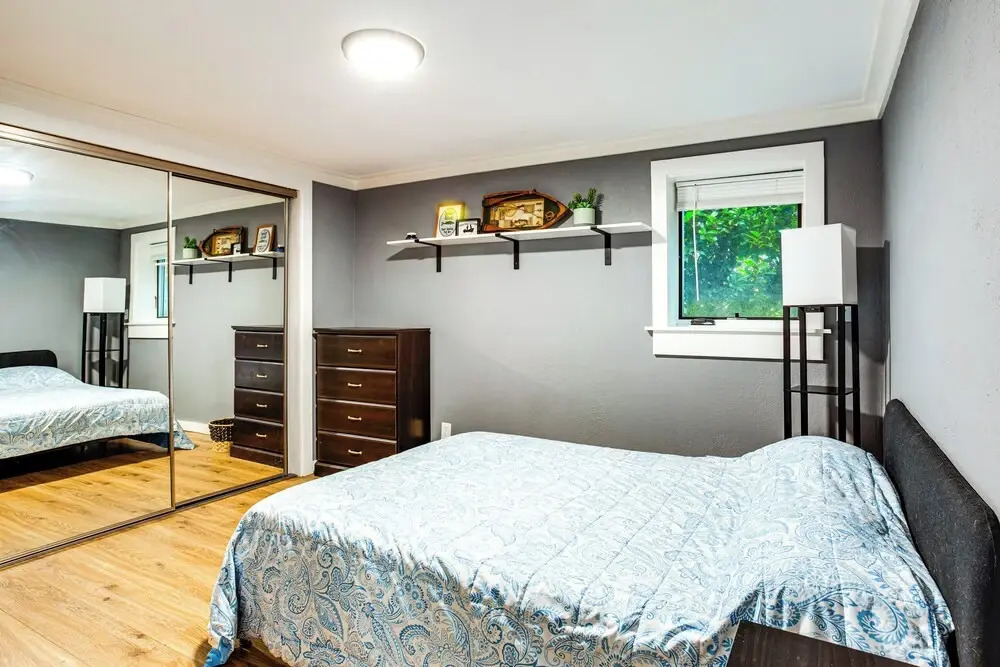 3 Mi to Puget Sound: Lakefront Gem w/ Patio!