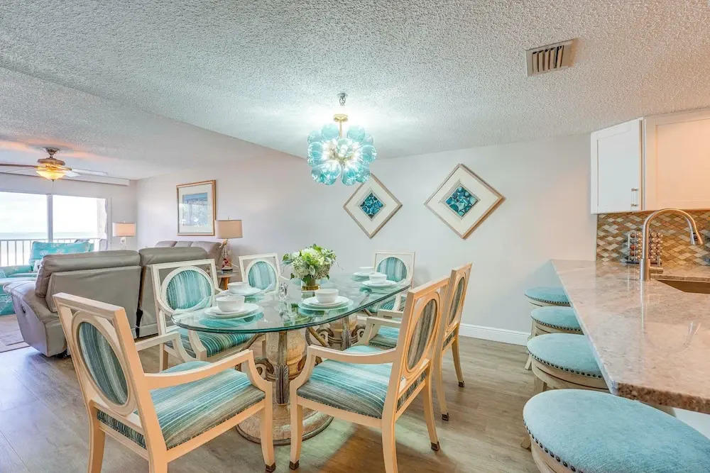 Beachfront Condo w/ Pool in Redington Shores