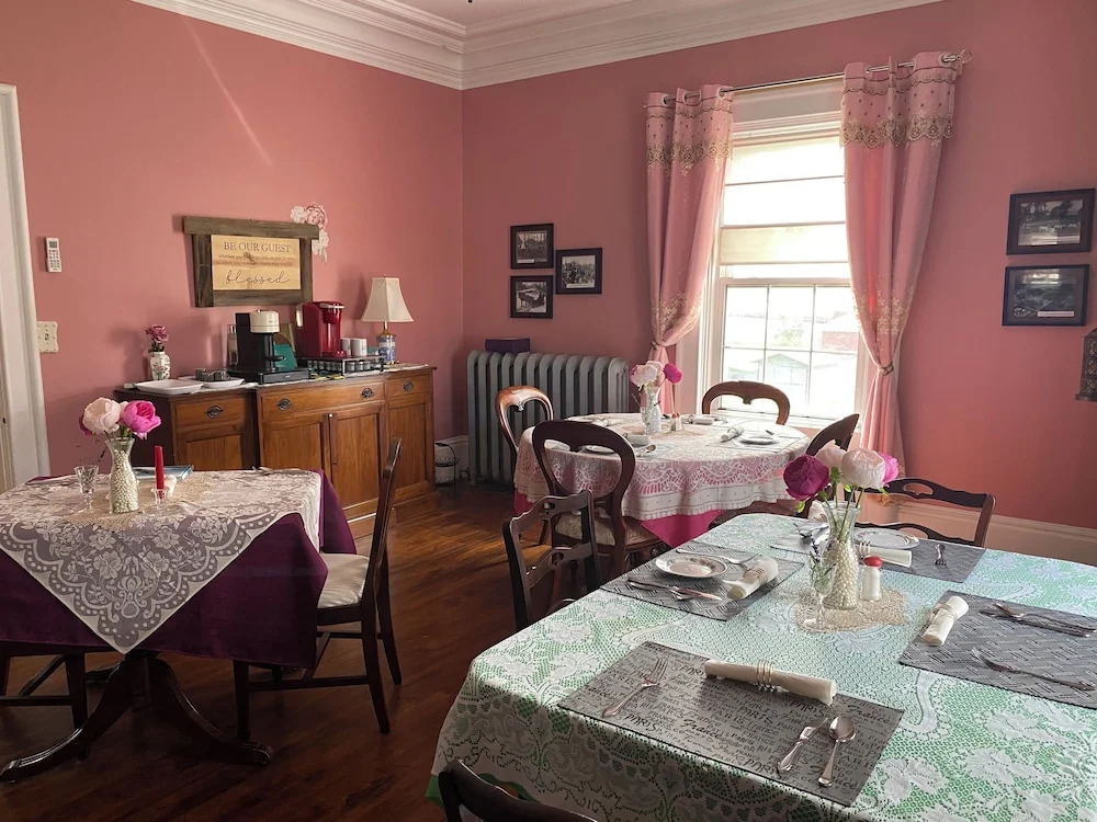 Seabank House Bed and Breakfast Hummingbird
