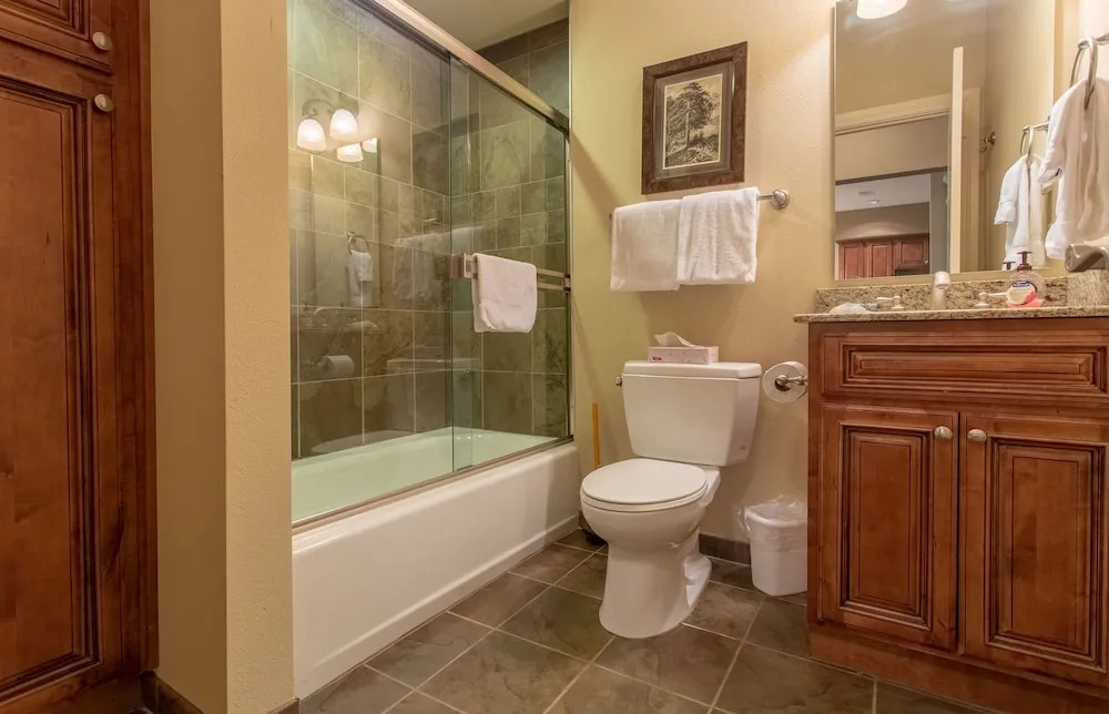 Great Gatsby 2 Bedrooms 2 Bathrooms Condo