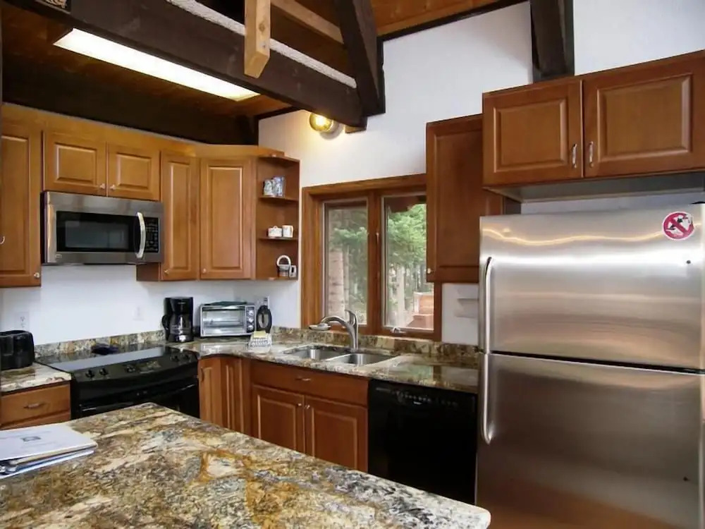 Upscale Home w/ Hot Tub: 3 Mi to Breck Ski Resort!