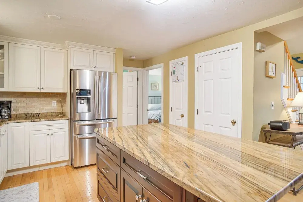 Beach & Lake Access: Group Getaway in Mashpee!