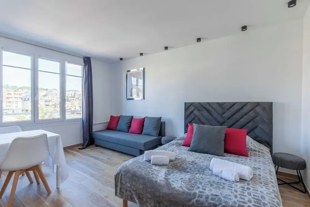 Beautiful Equipped Apartment in Downtown Deauville 4p/1br