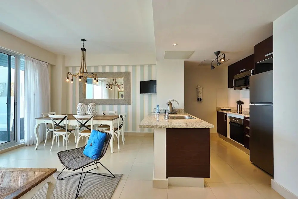 Beachfront Condos Las Olas Sleeps 6