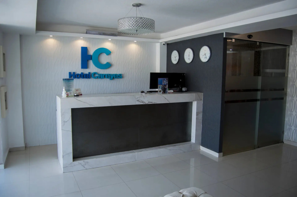 HOTEL CAREYES