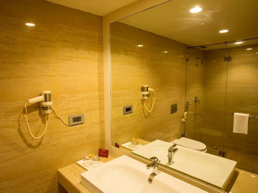 Summit Milestone Hotel