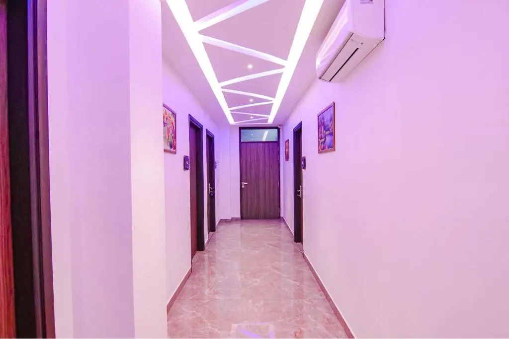 Fabhotel Prime Royal Inn Suites