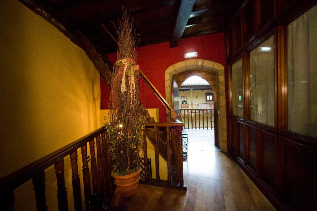 Hotel Castillo Valdés Salas