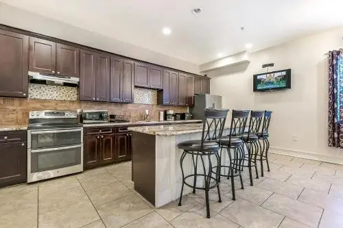 Spacious 3BR/2.5BATH Condo in Great location