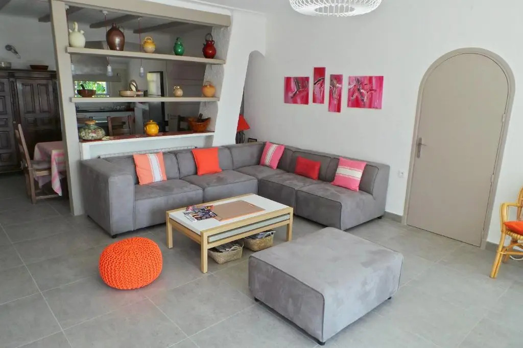 Lou Mazett 2465 villa