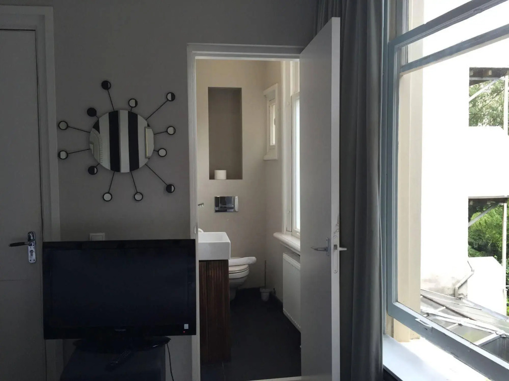 Nine-T-Teen Bed and Boutique