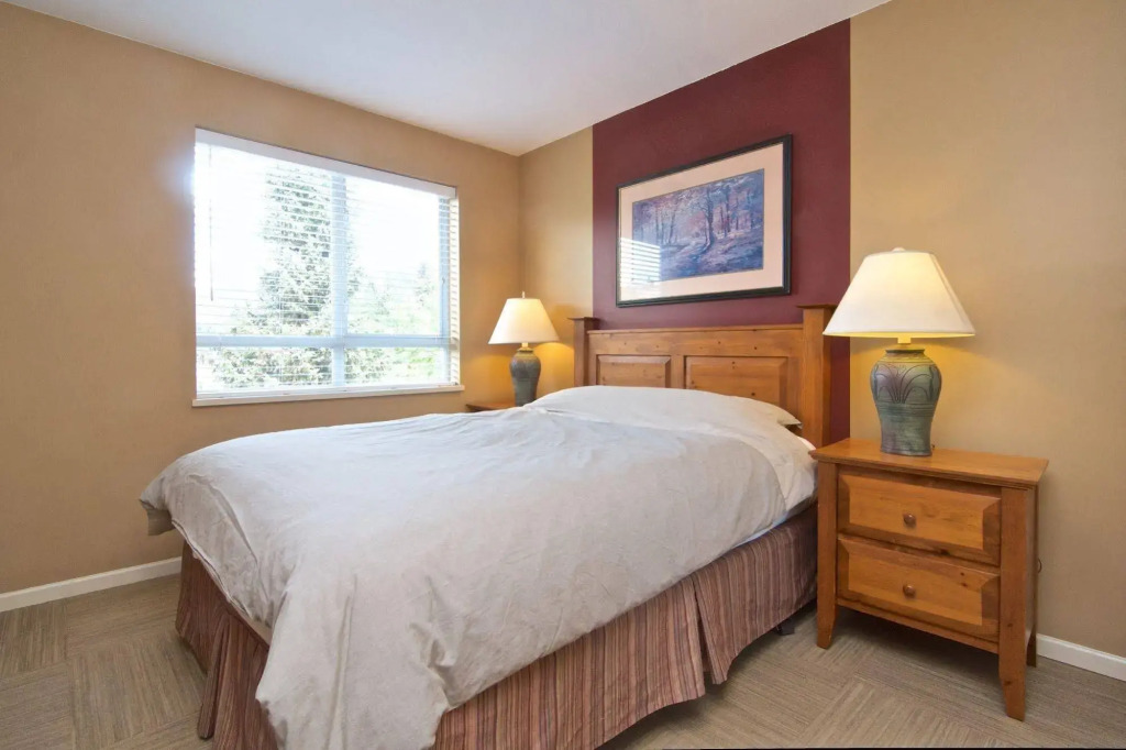 Town Plaza, Unit 256