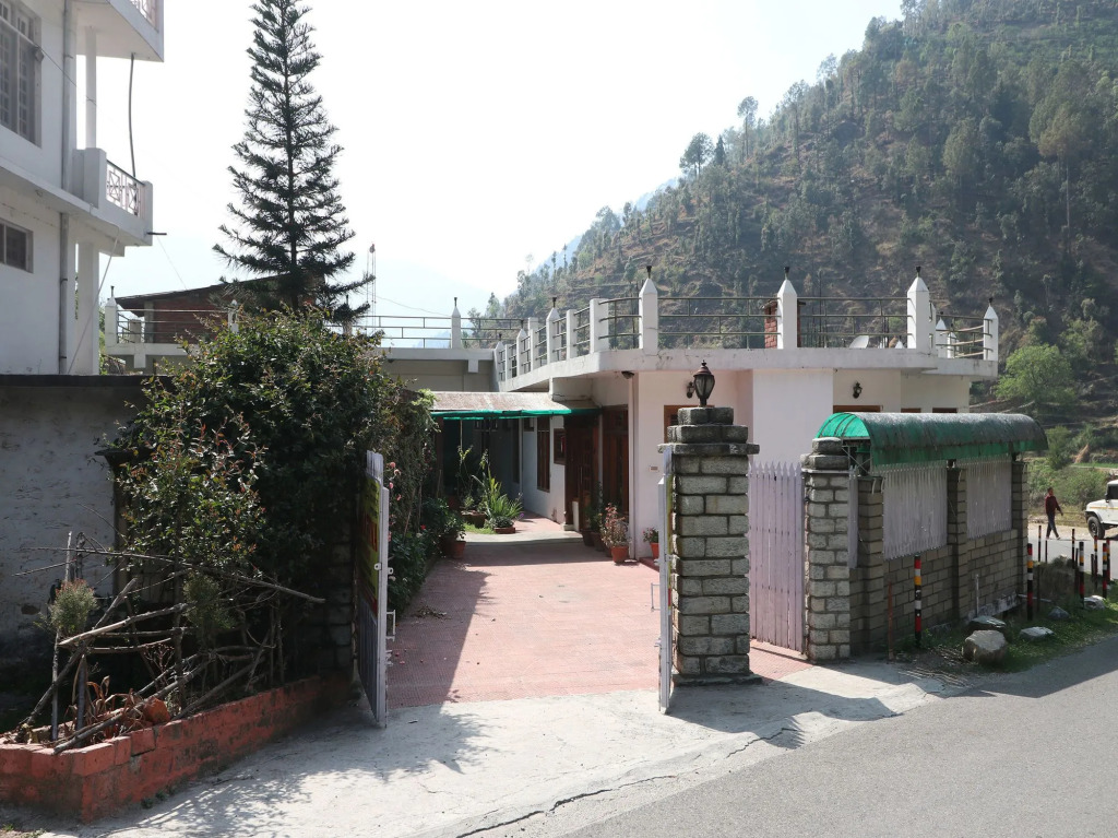 OYO 13248 Home 2BHK Sherwood Ayarpatta