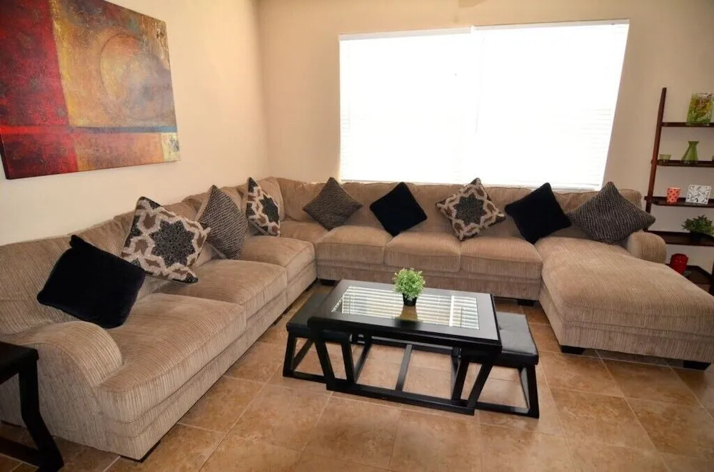 4-Bedroom Villa in Davenport 207BON