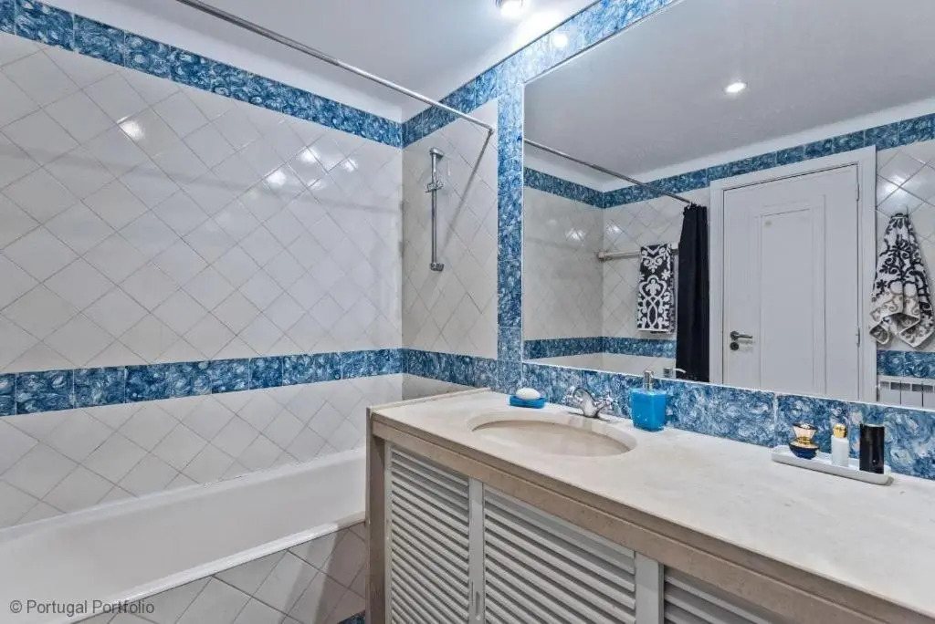 Cascais 1BR w/ pool