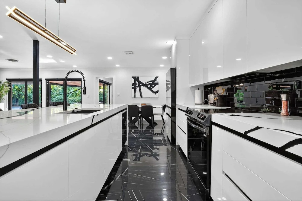 Coral Lane by Rove Travel Heated Pool & BBQ