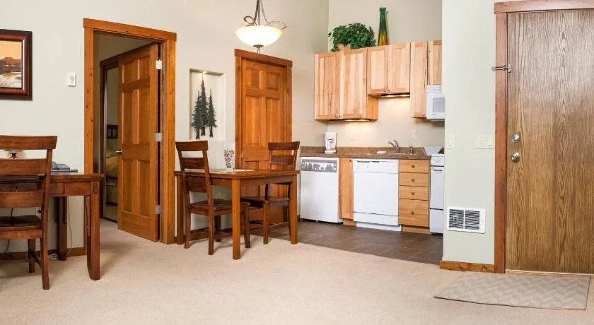 Glacier Ridge Suites