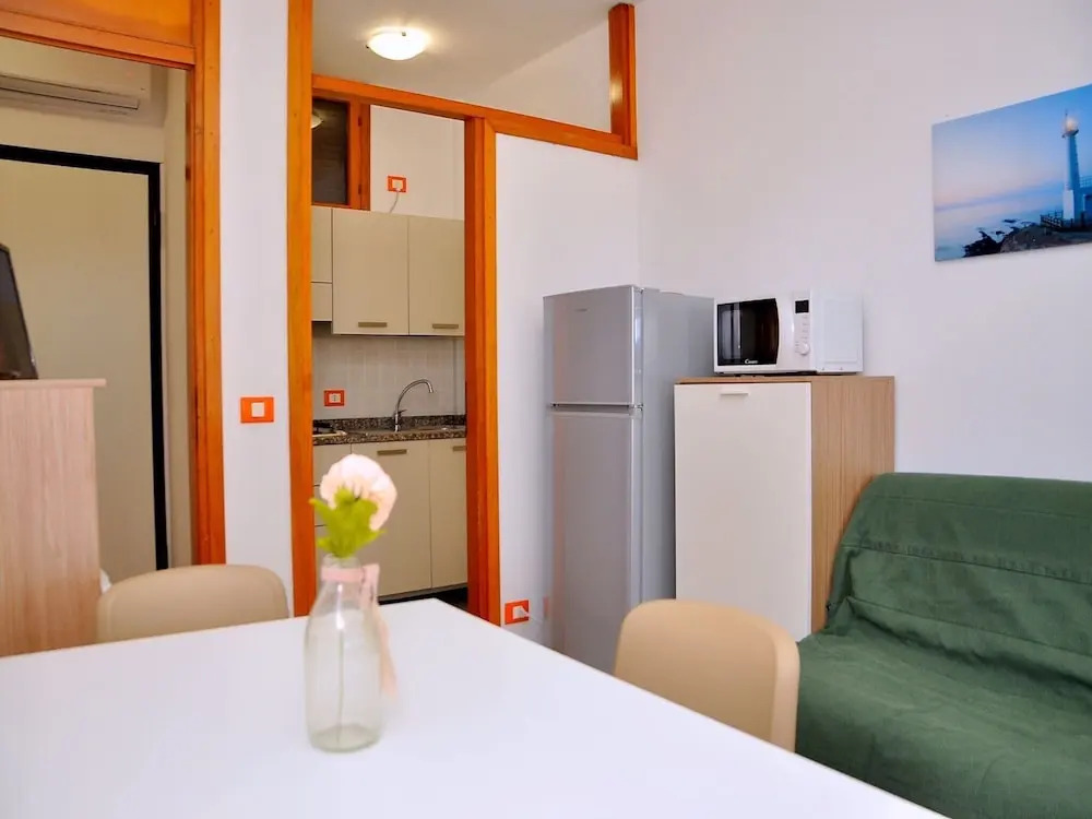 Apartment With Balcony For 4 People - By Beahost Rentals