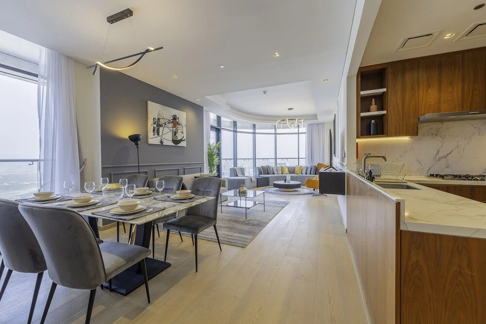 Monty - Luxury Meets Comfort Apt With Panoramic City View