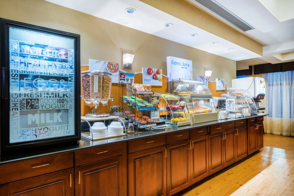 Holiday Inn Express Hotel & Suites-North East by IHG