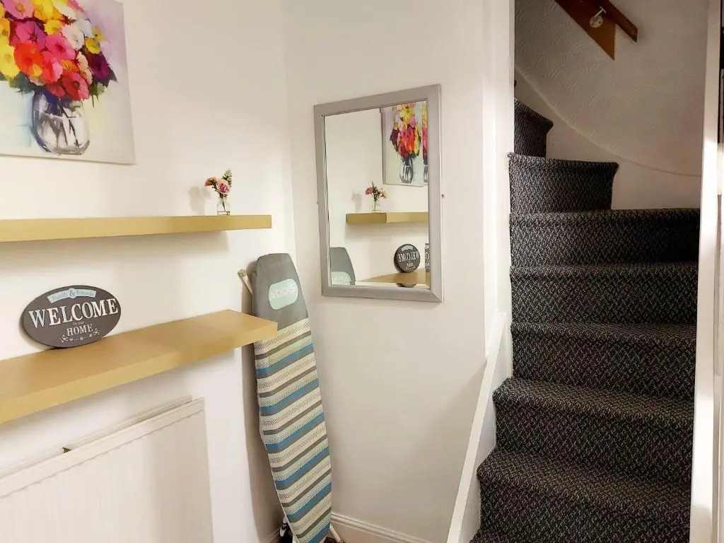 Hilltop Place Suites Flat Above 250