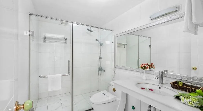 A25 Premium Hotel - 705 Lac Long Quan