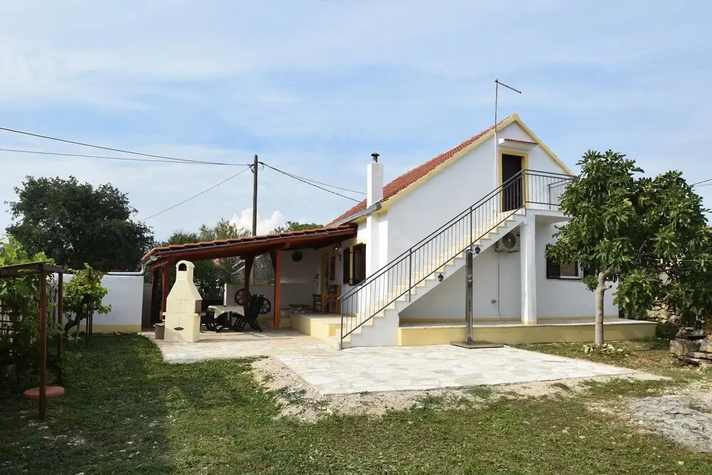 This Pleasant Holiday Home is an Ideal Starting Point to Explore Dalmatia