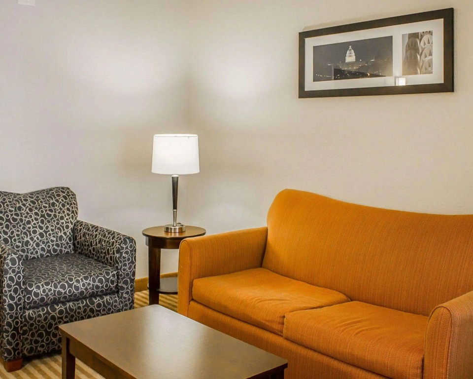 Comfort Suites Columbus East Broad