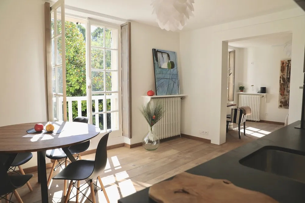 GLYCINES COUNTRY GUESTHOUSE