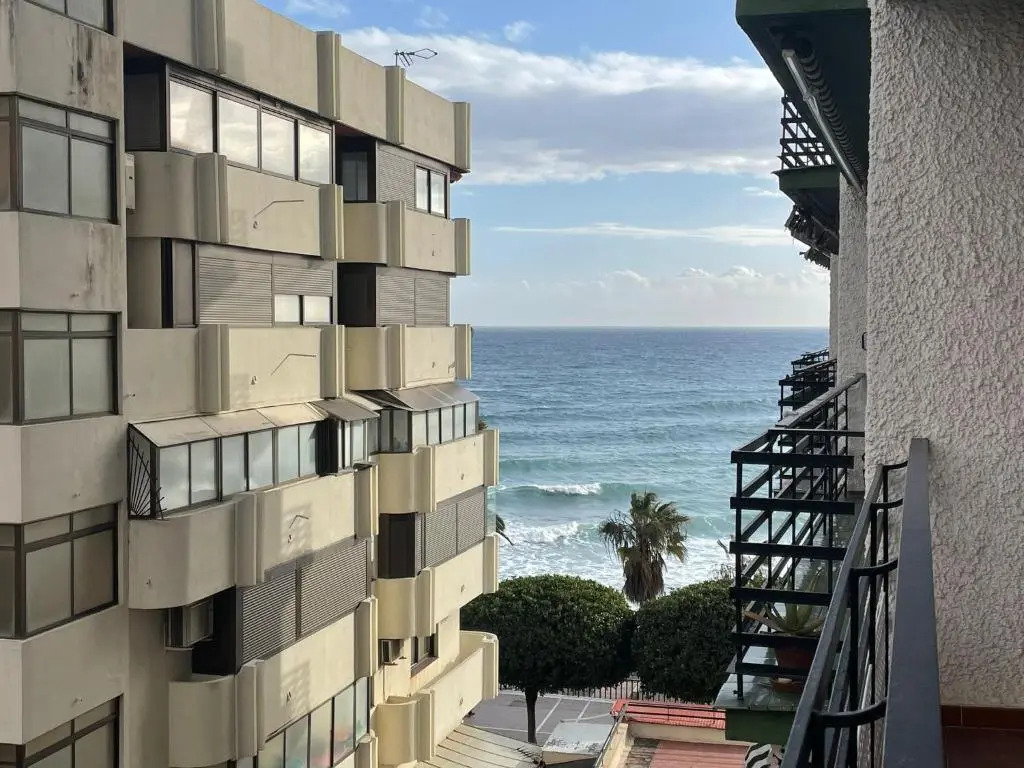 Beachfront 1BR apartment in center of MArbella!
