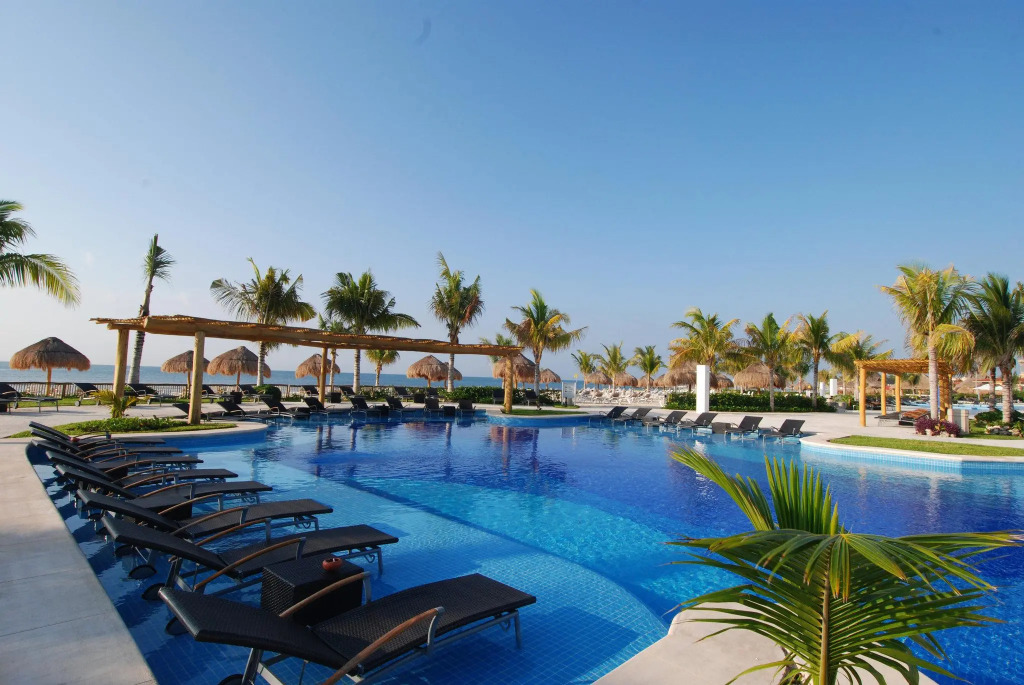 BlueBay Grand Esmeralda - Все включено
