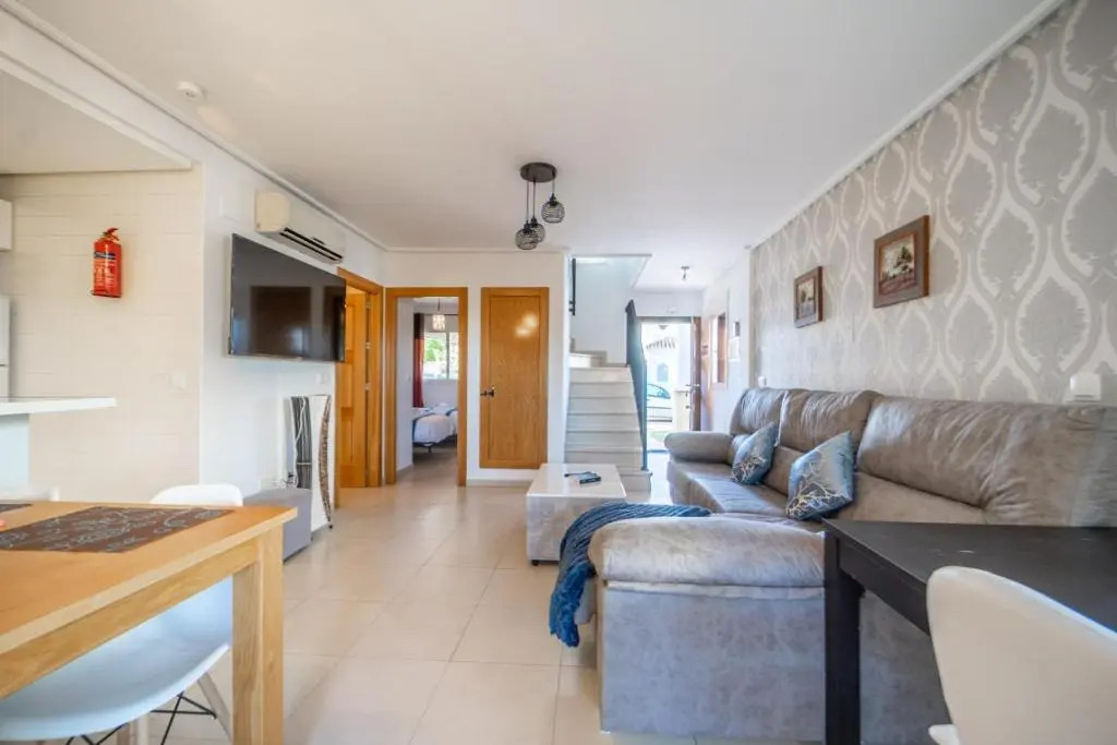 Quaint 2 Bedrooms 2 Bathrooms Town House - LA40LT