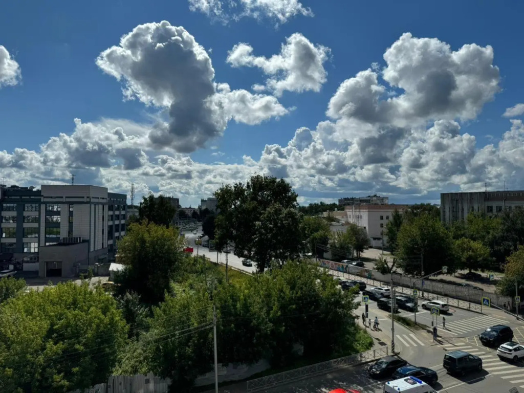 Флагман 44 на улице Ивана Сусанина 41
