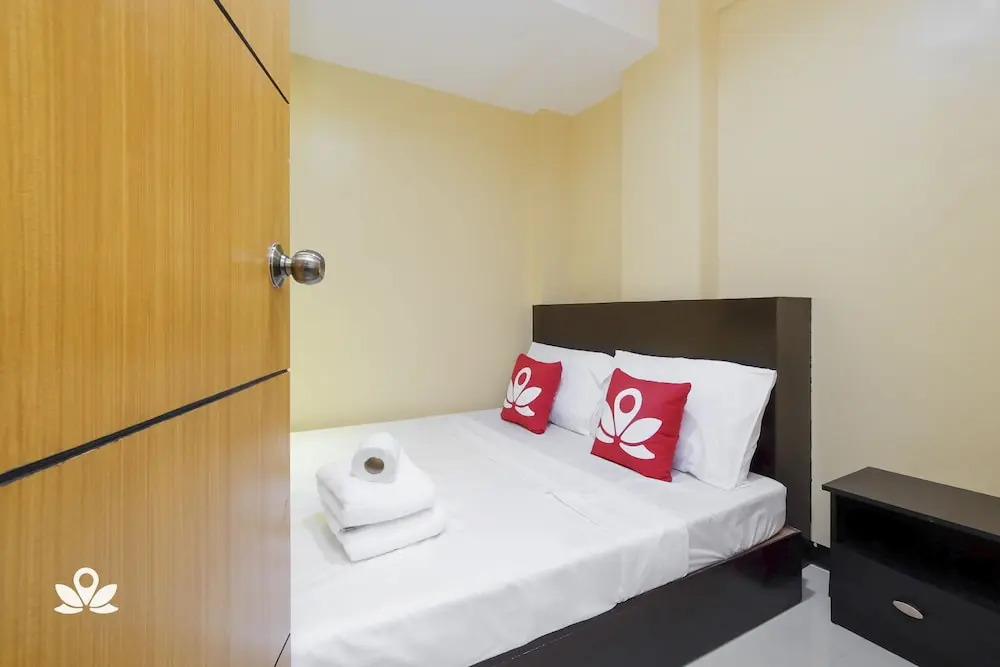ZEN Rooms Time Travellers Makati
