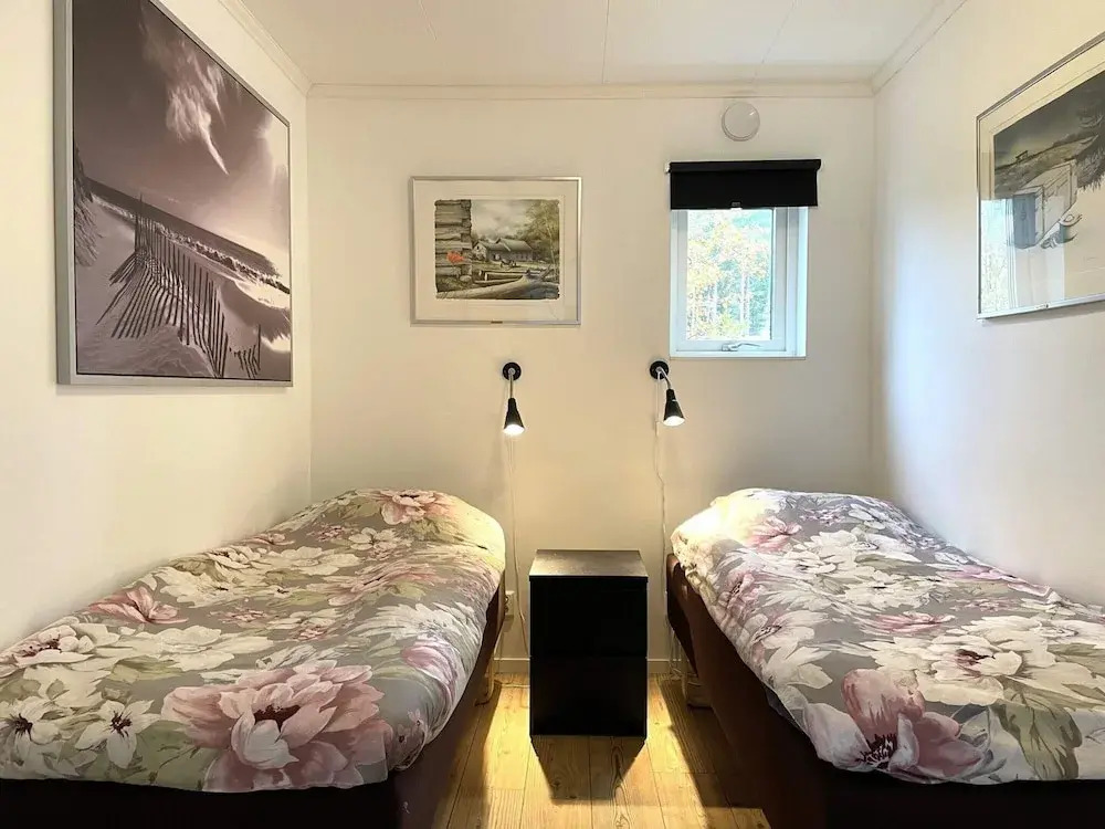 6 person holiday home in LÖTTORP-By Traum