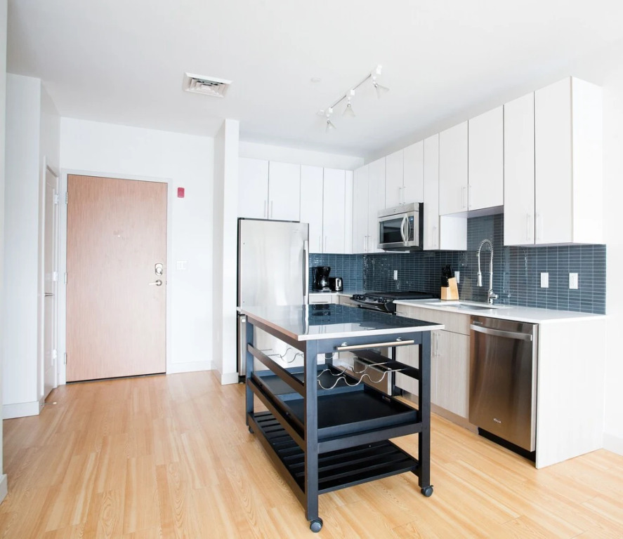 Bright Seaport Suites by Sonder