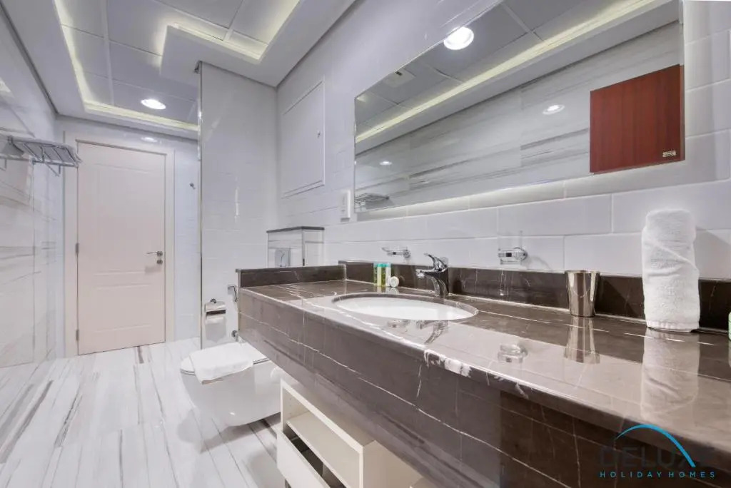 Classy 1BR in Bahar, Jumeirah Beach Residence by Deluxe Holiday Homes